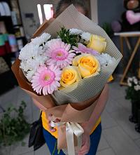 Букет цветов из:  Герберы, Розы и Хризантемы в Чердаклах