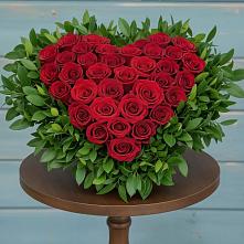 Цветочная композиция из Розы в виде сердца в Чердаклах