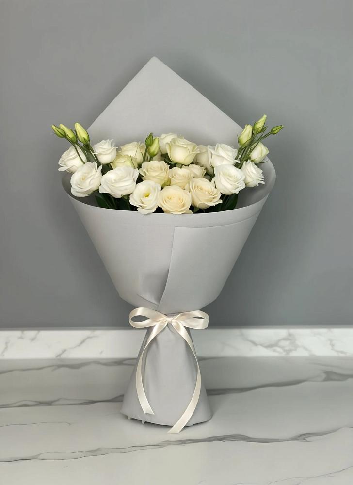 Букет цветов из: Розы и Лизиантусы в Чердаклах