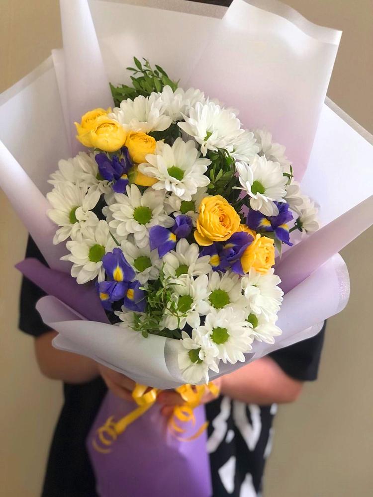 Букет цветов из: Ирисы, Хризантемы и Розы в Чердаклах