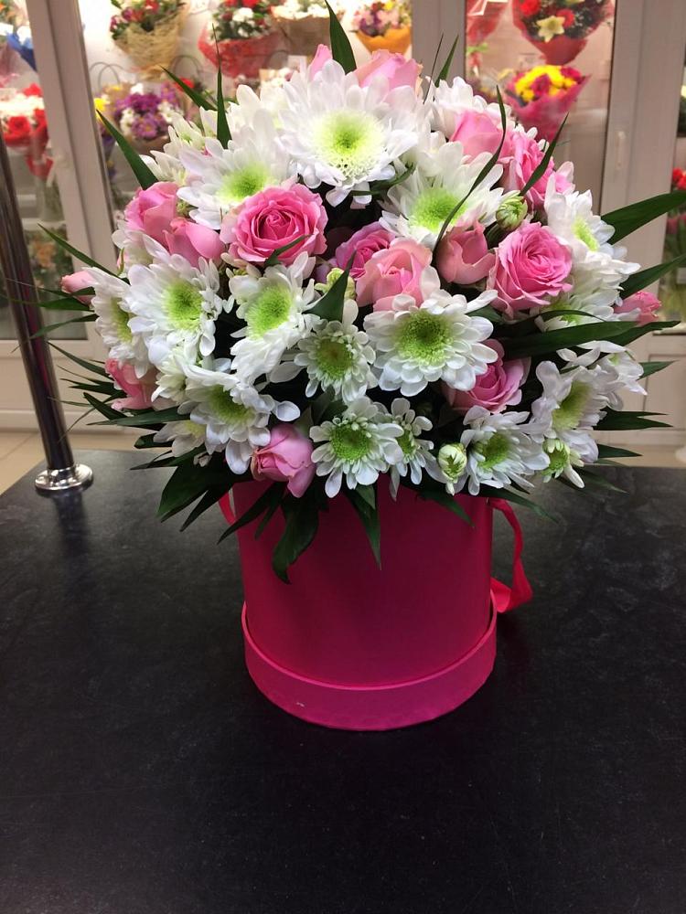 Цветочная композиция из Розы и Хризантемы в шляпной коробке в Чердаклах