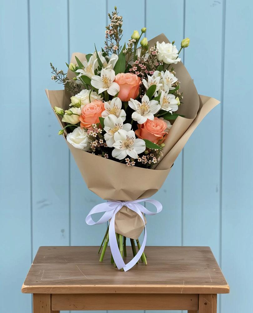 Букет цветов из: Альстромерии, Лизиантусы, Розы и Хризантемы в Чердаклах